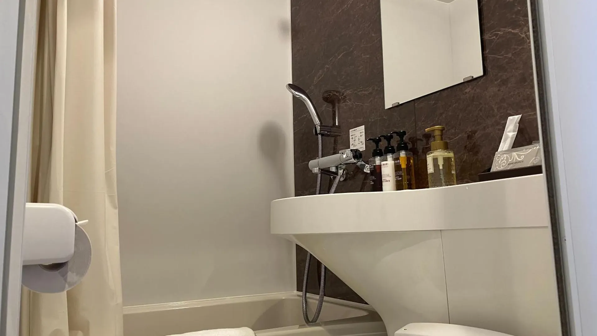 Hotel Livemax Mita Ekimae طوكيو